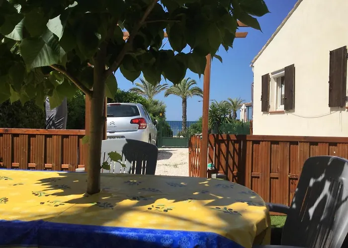 Sanarybeach Apartment *