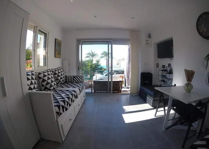 Sanarybeach Apartment